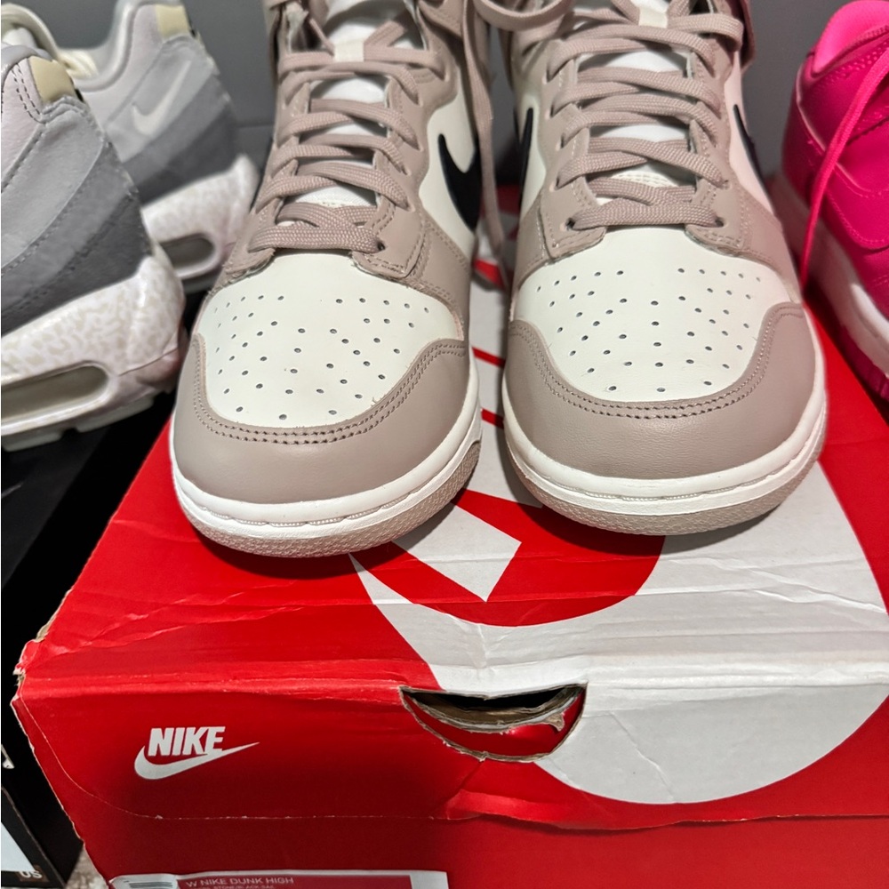 Nike Beige and White Sneakers | Nike Dunks